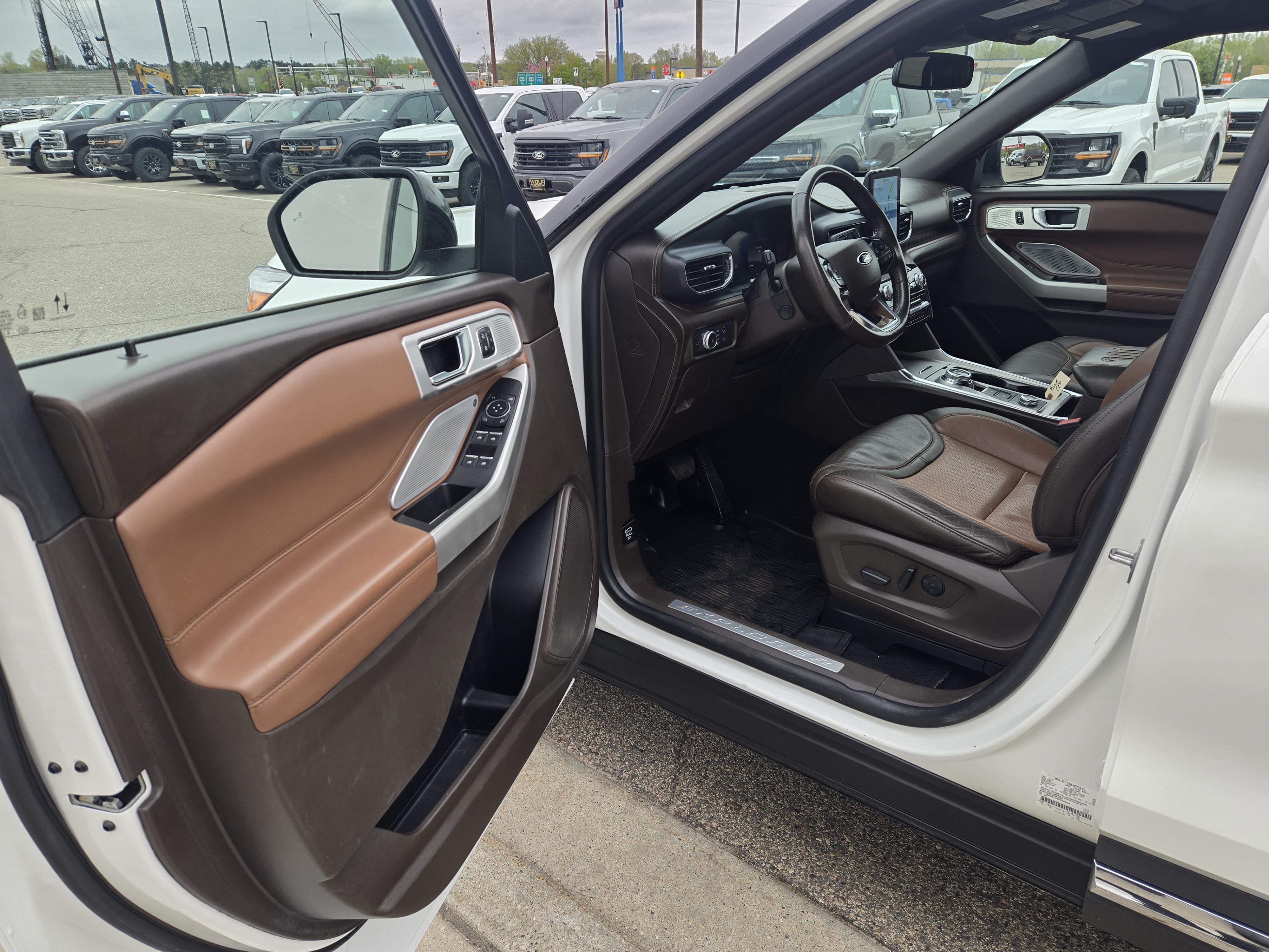 Certified 2022 Ford Explorer King Ranch w/ Class IV Trailer Tow Package AWD/4WD image 11