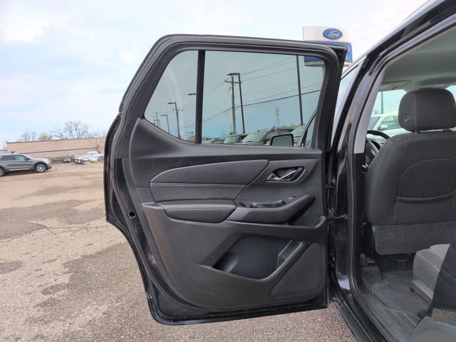 Used 2021 Chevrolet Traverse LT image 23