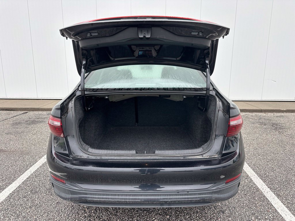 Used 2025 Volkswagen Jetta Sport FWD image 21