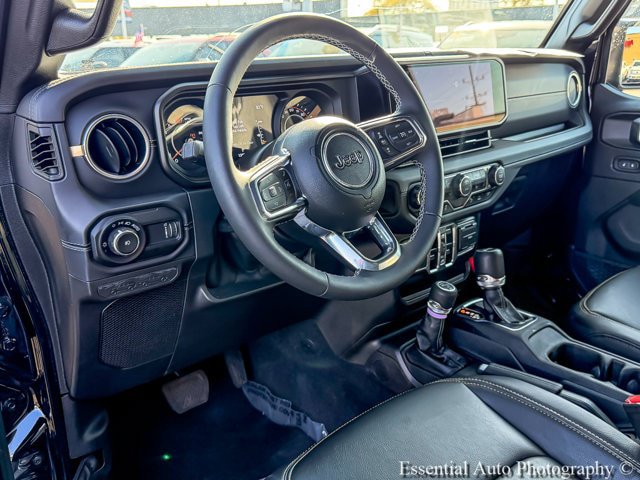 Used 2025 Jeep Wrangler Unlimited Sahara w/ Safety Group AWD/4WD image 9