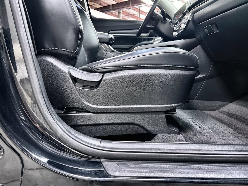 Used 2025 Kia Telluride S FWD image 32