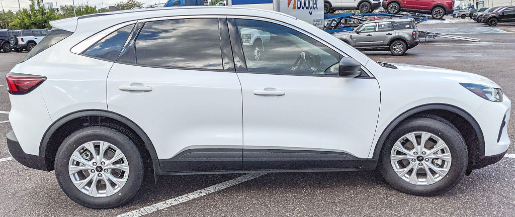 Certified 2023 Ford Escape Active FWD image 2