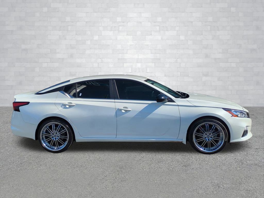 Used 2021 Nissan Altima 2.5 SR image 6