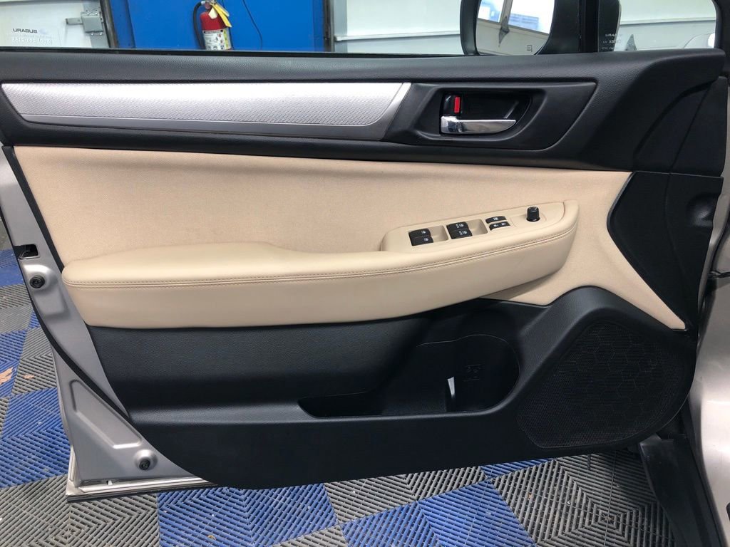 Used 2019 Subaru Outback 2.5i Premium image 9