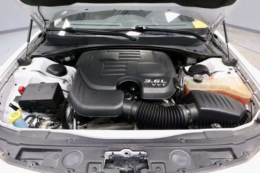 Used 2022 Chrysler 300 Touring image 13