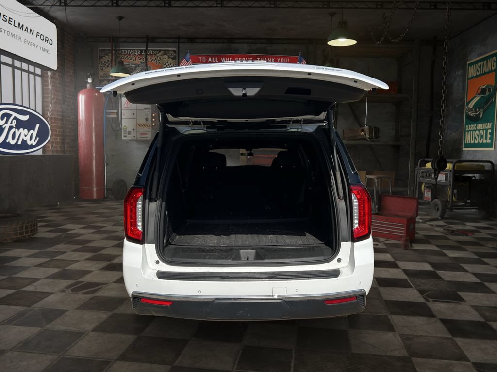 Used 2022 GMC Yukon XL SLT AWD/4WD image 10