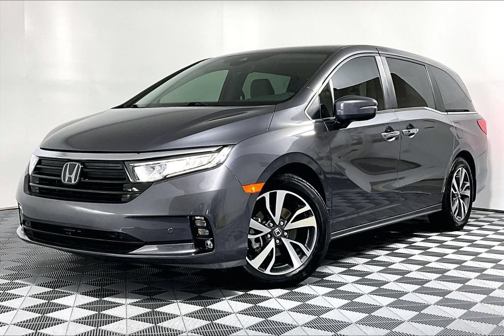 Used 2024 Honda Odyssey Touring image 2