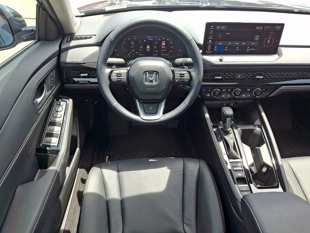 Used 2025 Honda Accord Touring image 11
