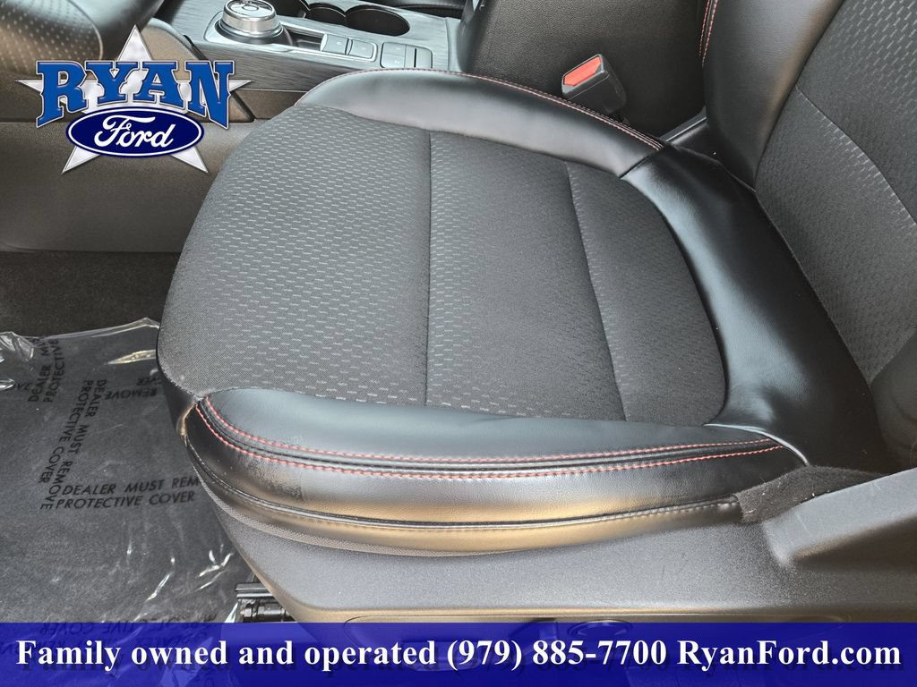 Certified 2025 Ford Escape ST-Line FWD image 17