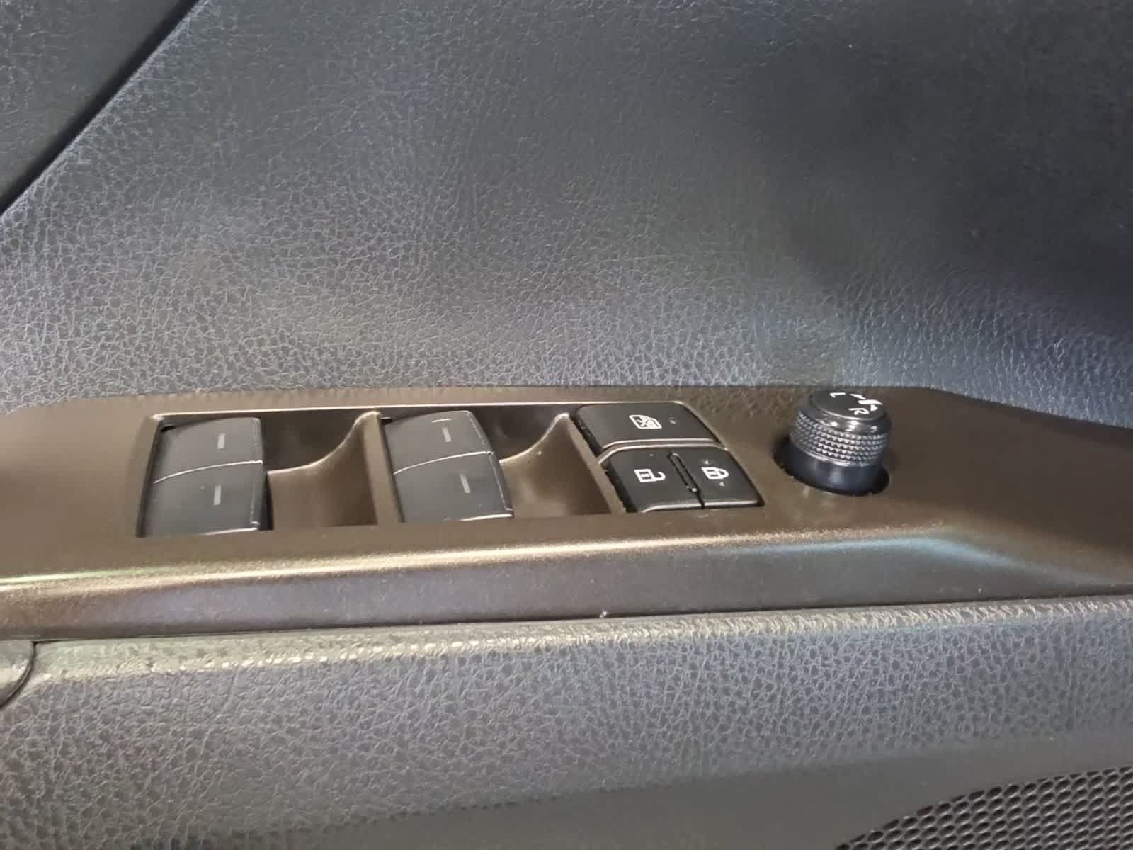 Used 2024 Toyota Camry SE AWD/4WD image 18