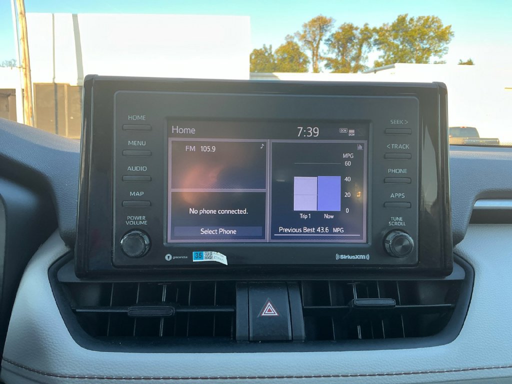 Used 2021 Toyota RAV4 XLE AWD/4WD image 26