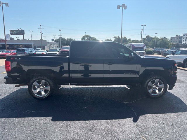 Used 2018 Chevrolet Silverado 1500 LT w/ All Star Edition AWD/4WD image 8