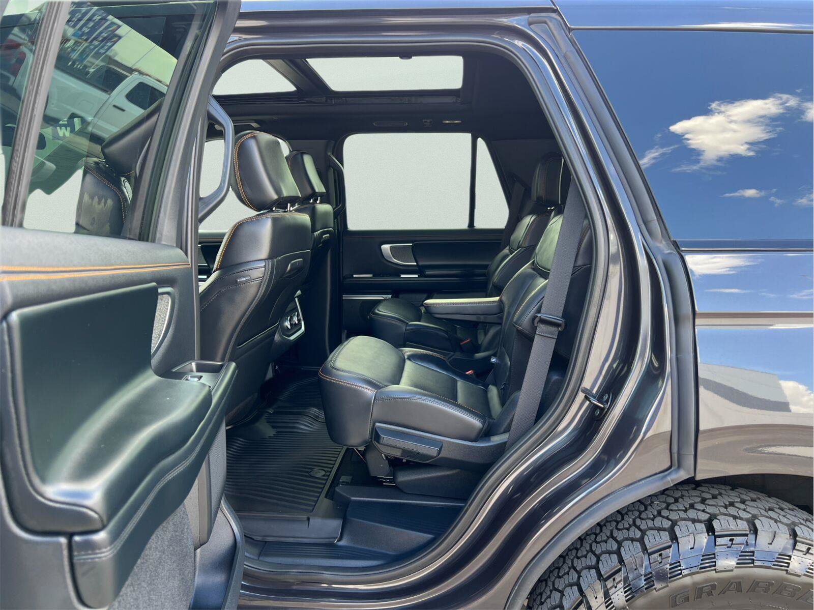 Certified 2025 Ford Expedition Tremor AWD/4WD image 19