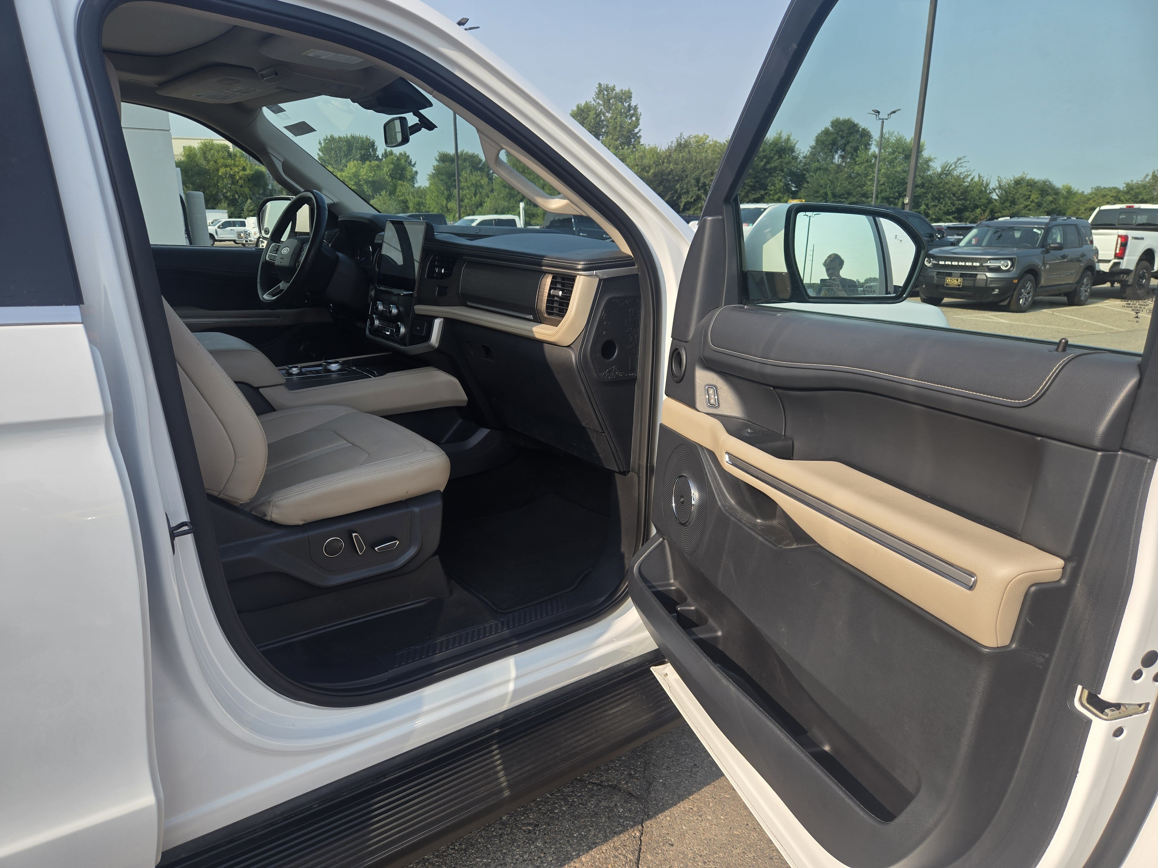 Certified 2024 Ford Expedition Max Limited AWD/4WD image 16