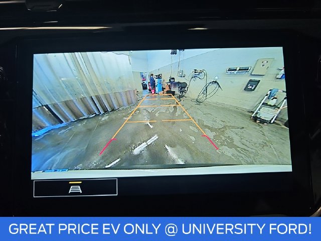 Used 2023 Chevrolet Bolt EUV LT w/ Convenience Package FWD image 23