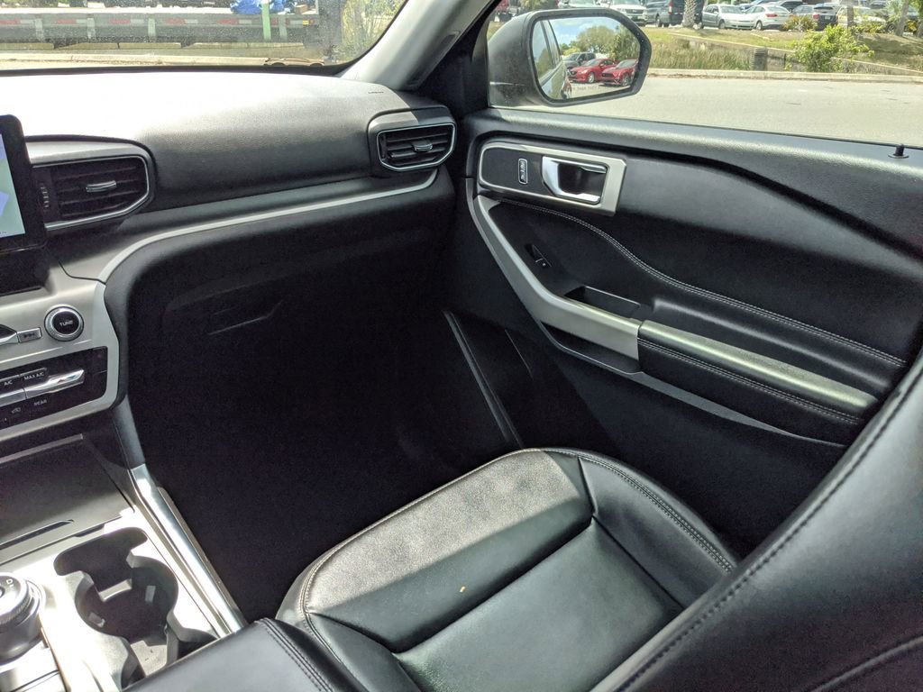 Certified 2023 Ford Explorer XLT w/ Equipment Group 202A image 17