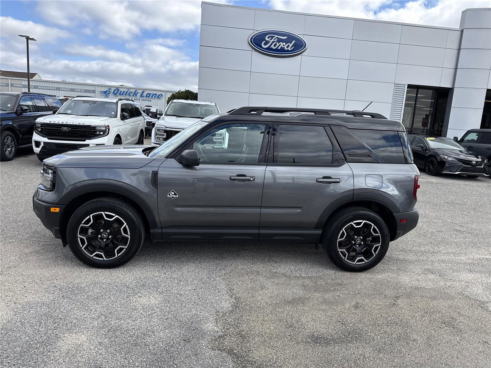 Certified 2025 Ford Bronco Sport Outer Banks image 2