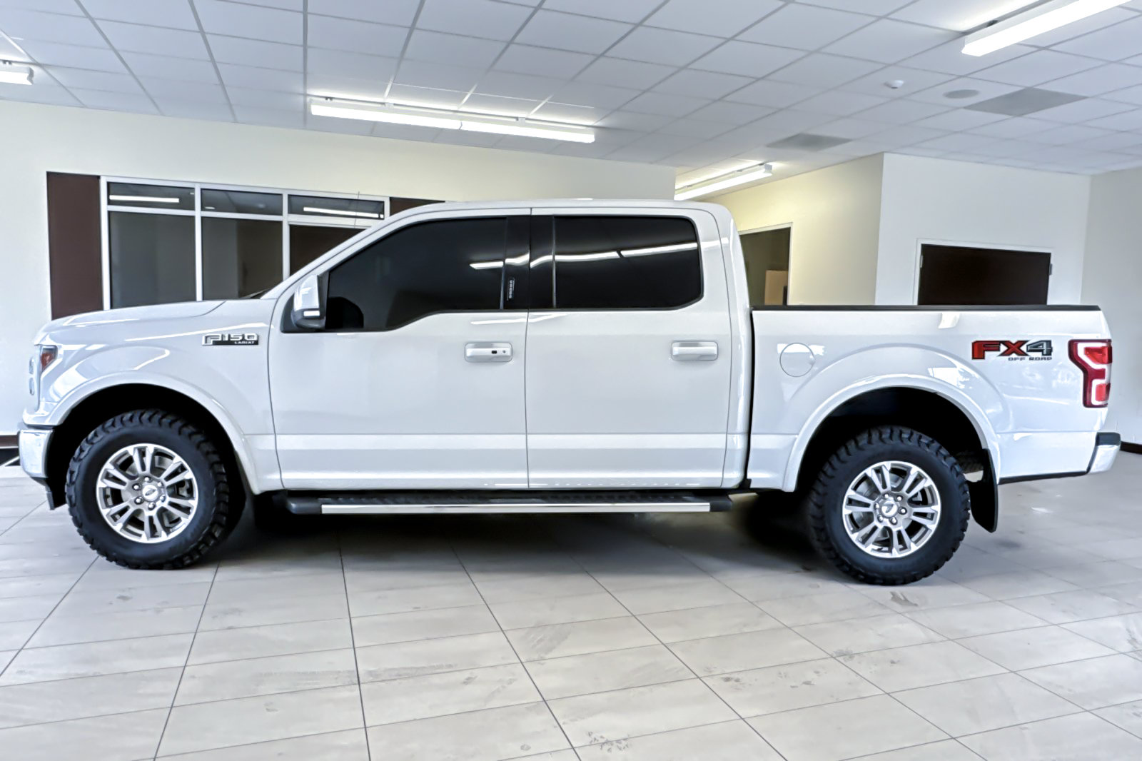 Certified 2019 Ford F150 Lariat w/ FX4 Off-Road Package AWD/4WD image 7