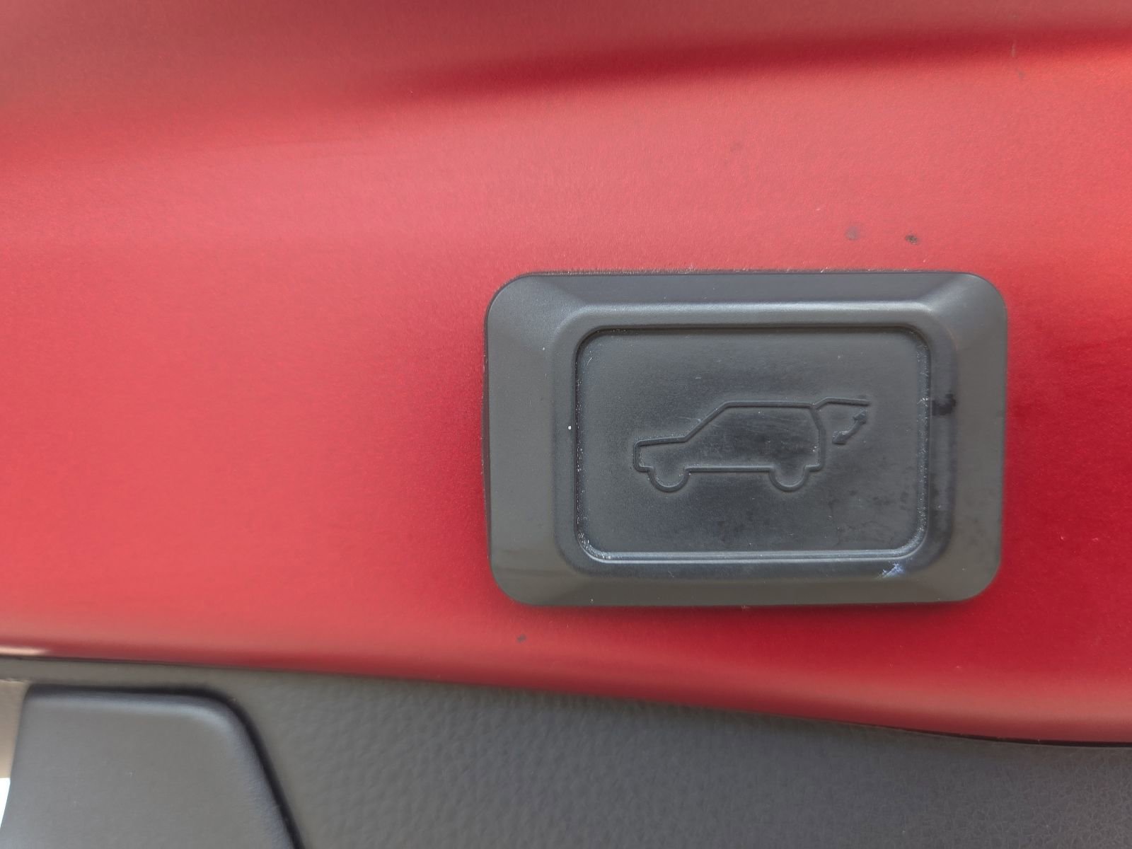 Used 2024 Toyota RAV4 XLE w/ Convenience Package AWD/4WD image 9
