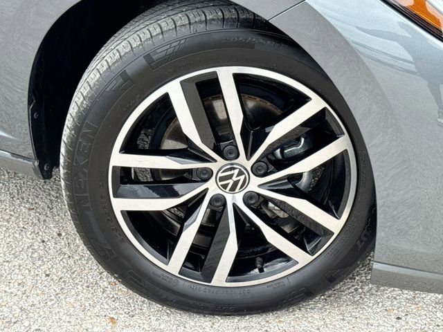 Used 2025 Volkswagen Jetta SE w/ Sunroof Package FWD image 10