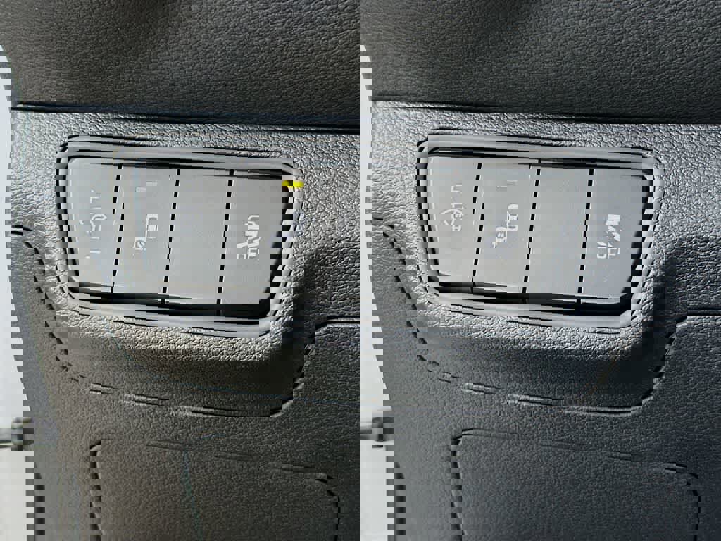 Used 2024 Kia Forte GT image 27