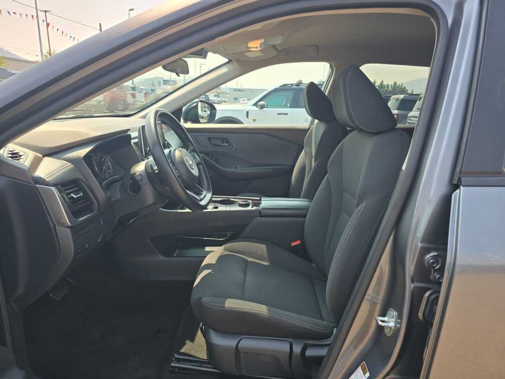 Used 2023 Nissan Rogue S AWD/4WD image 9