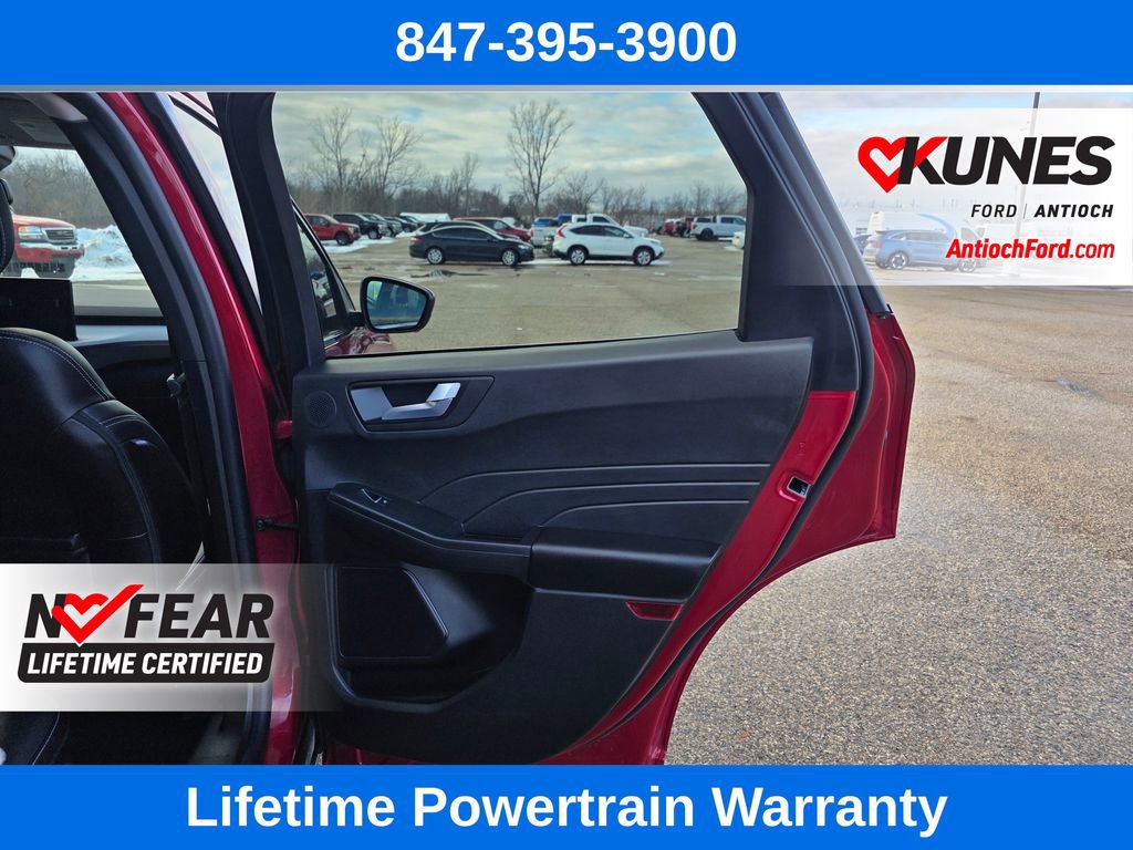 Certified 2025 Ford Escape Platinum w/ Premium Technology Package image 32