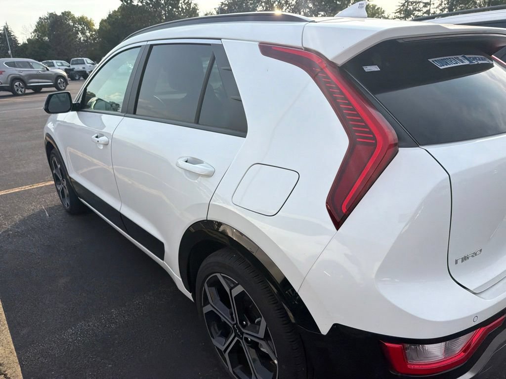 Used 2025 Kia Niro EX Touring FWD image 9