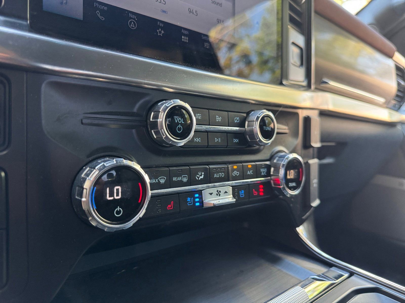 Certified 2021 Ford F150 Lariat AWD/4WD image 29