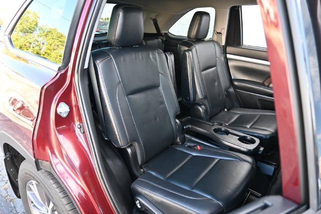 Used 2019 Toyota Highlander XLE AWD/4WD image 25