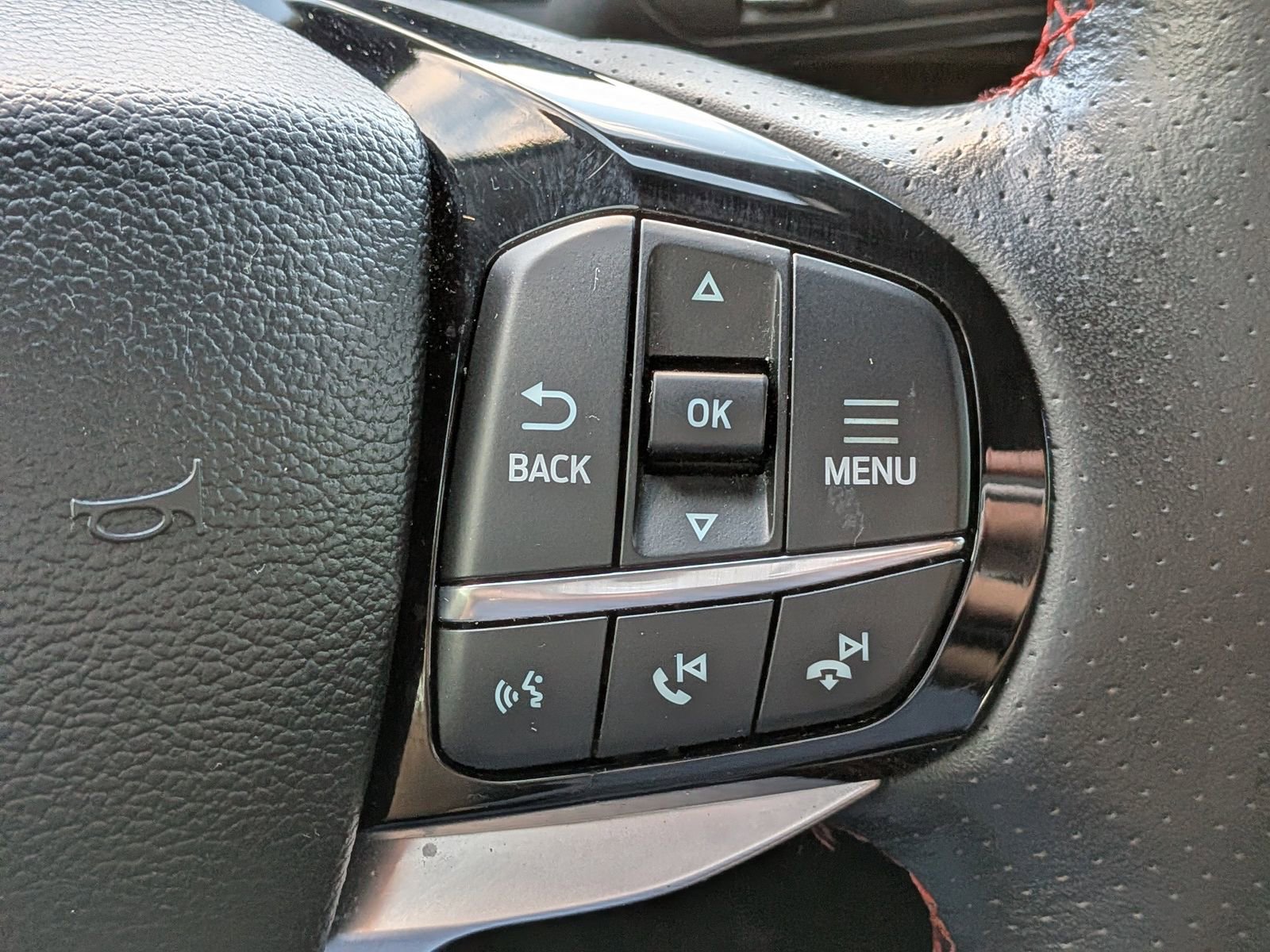 Certified 2023 Ford Explorer ST-Line w/ Class IV Trailer Tow Package image 31