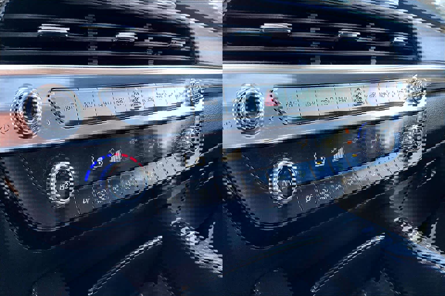 Used 2020 Kia Telluride SX w/ Towing Package image 32