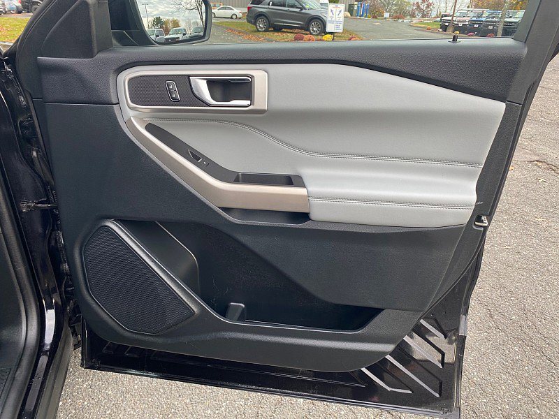 Certified 2022 Ford Explorer XLT w/ Equipment Group 202A image 34