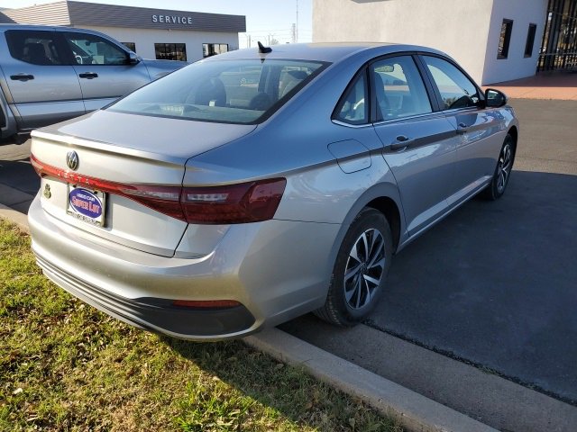 Used 2025 Volkswagen Jetta S image 3