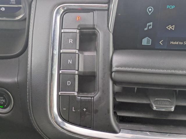 Used 2024 Chevrolet Suburban LT RWD image 21