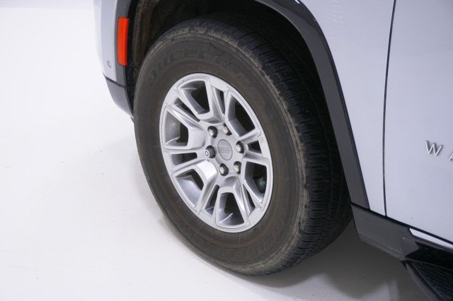 Used 2024 Jeep Wagoneer 4WD image 14