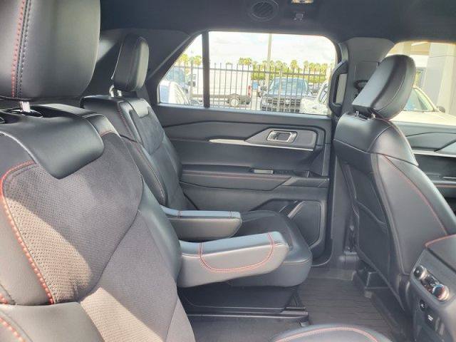Certified 2025 Ford Explorer ST RWD image 33