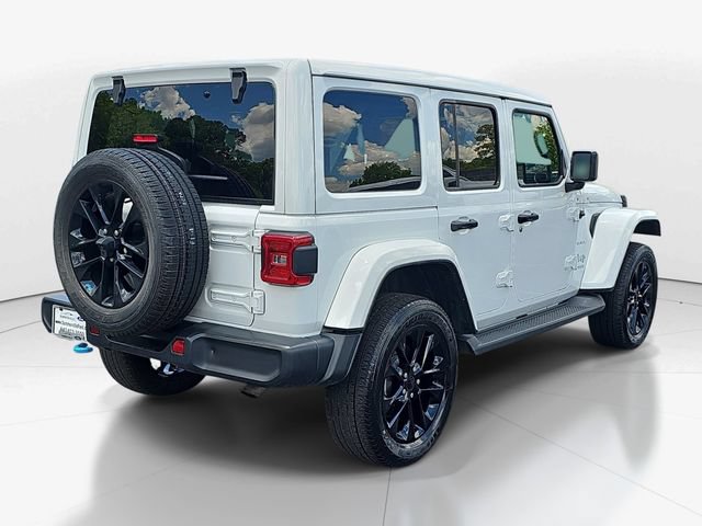 Used 2022 Jeep Wrangler Unlimited Sahara w/ Cold Weather Group AWD/4WD image 3