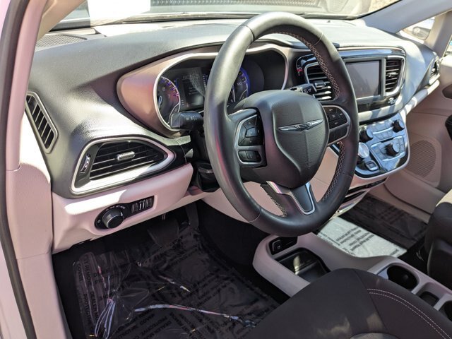Used 2023 Chrysler Voyager LX FWD image 12