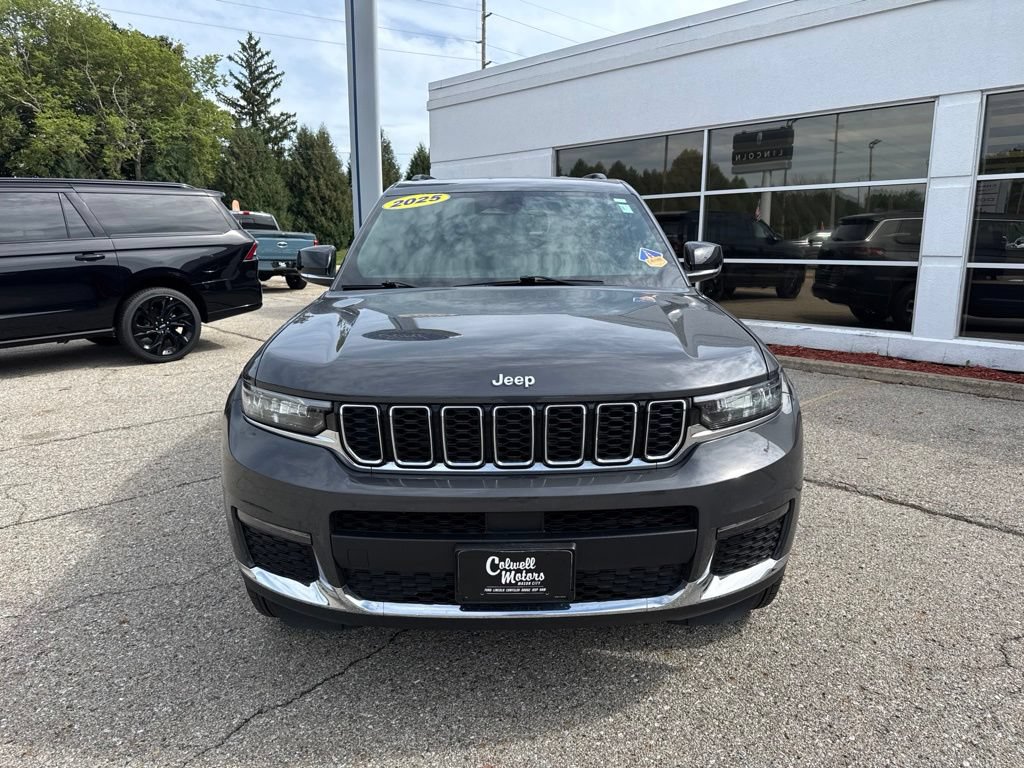 Used 2025 Jeep Grand Cherokee L Limited w/ Trailer Tow Package AWD/4WD image 8