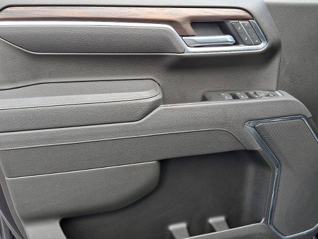 Used 2025 GMC Sierra 1500 SLT AWD/4WD image 13