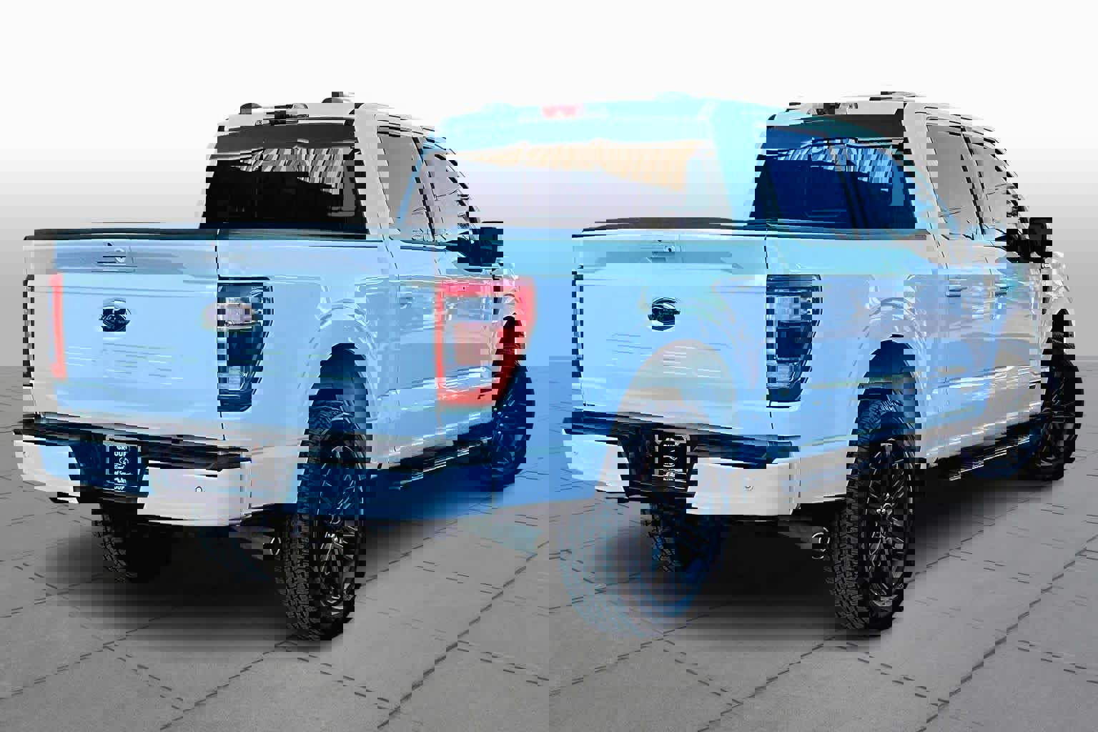 Certified 2022 Ford F150 Lariat w/ Equipment Group 502A High image 3