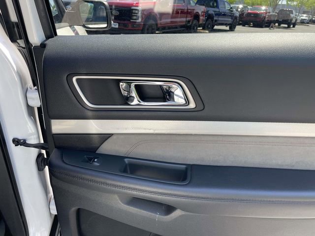 Certified 2017 Ford Explorer XLT w/ Equipment Group 202A image 26