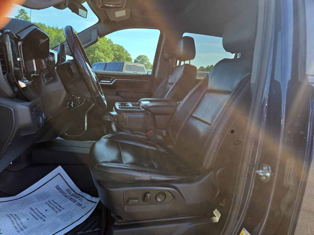 Used 2022 Chevrolet Silverado 1500 LT Trail Boss w/ LPO, Dark Essentials Package AWD/4WD image 6