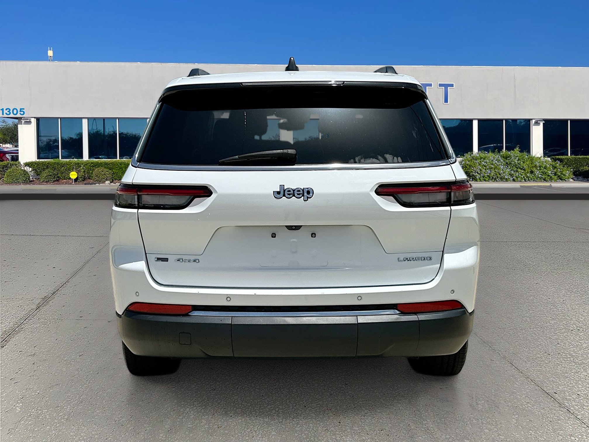 Used 2022 Jeep Grand Cherokee L Laredo w/ Luxury Tech Group I AWD/4WD image 6