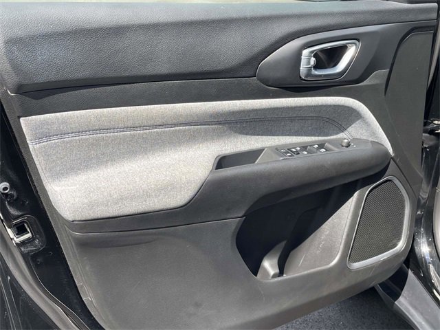 Used 2024 Jeep Compass Sport image 14