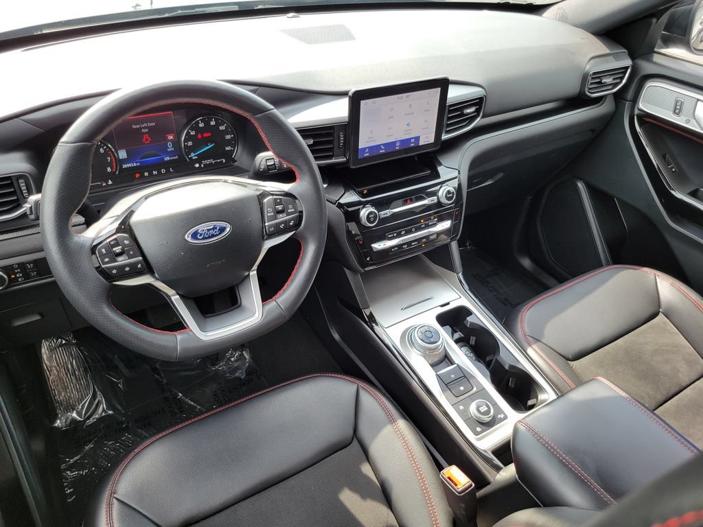 Certified 2024 Ford Explorer ST-Line w/ Class IV Trailer Tow Package AWD/4WD image 26