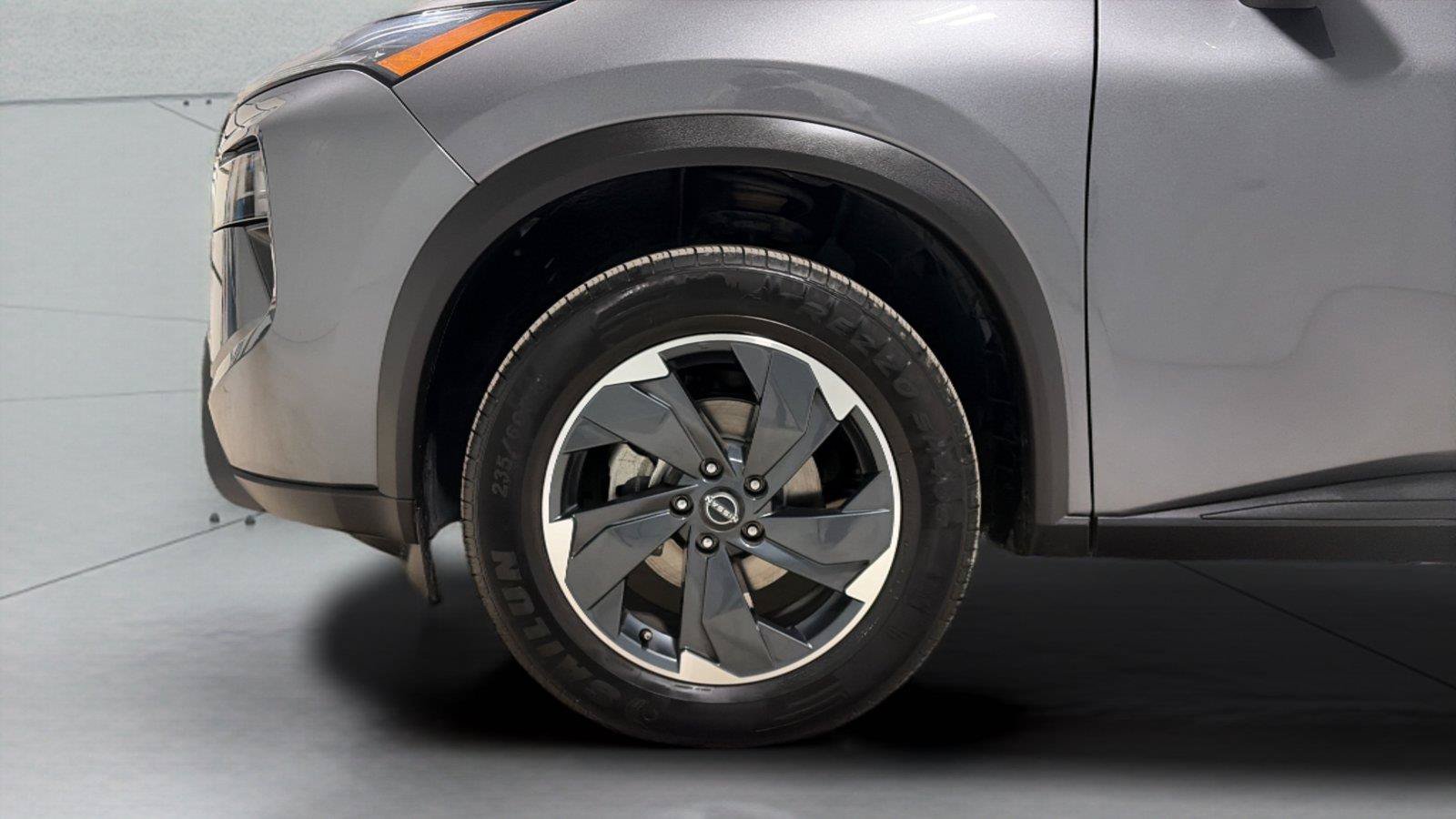 Used 2025 Nissan Rogue SV AWD/4WD image 28