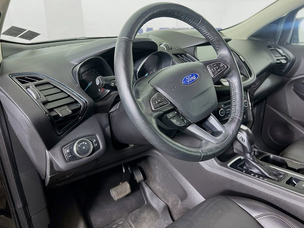 Certified 2019 Ford Escape Titanium AWD/4WD image 11
