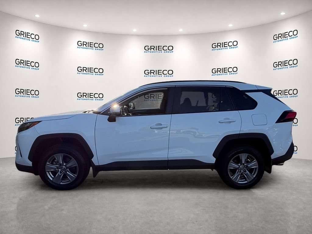Used 2024 Toyota RAV4 XLE w/ Convenience Package FWD image 4